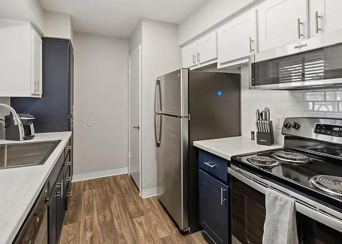 Landing Modern With Amazing Amenities *