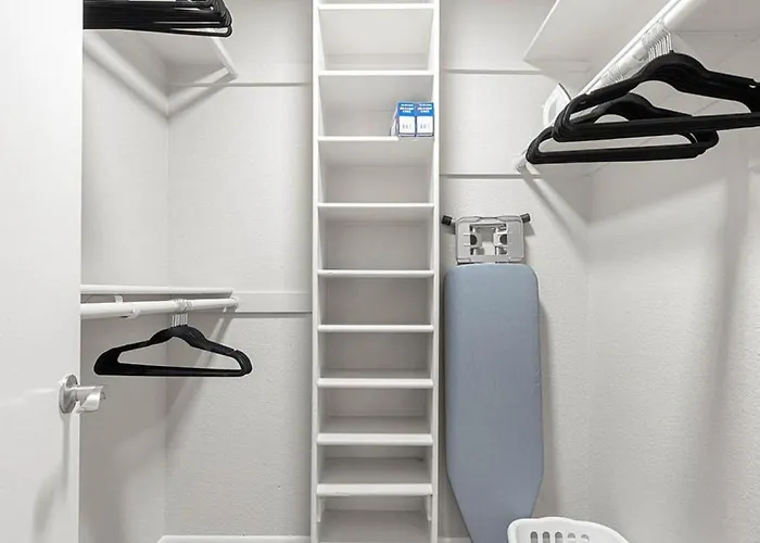 Landing Modern With Amazing Amenities Apartment