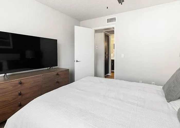 Apartment Landing Modern With Amazing Amenities *