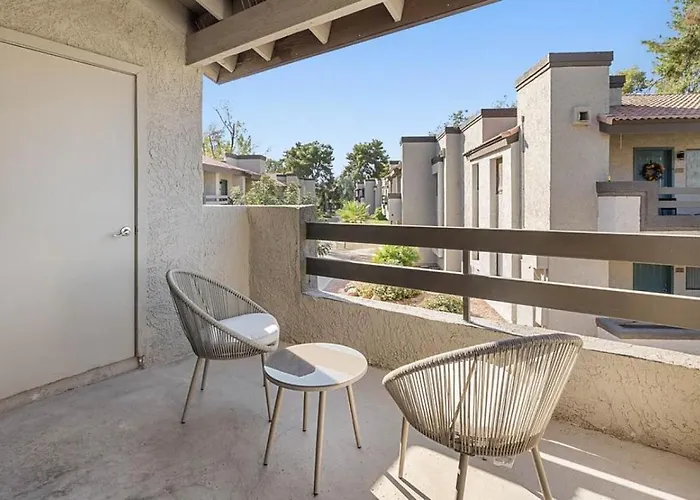 Apartment Landing Modern With Amazing Amenities *